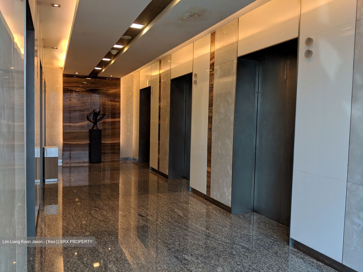 SQUARE 2 (D11), Retail #323247971
